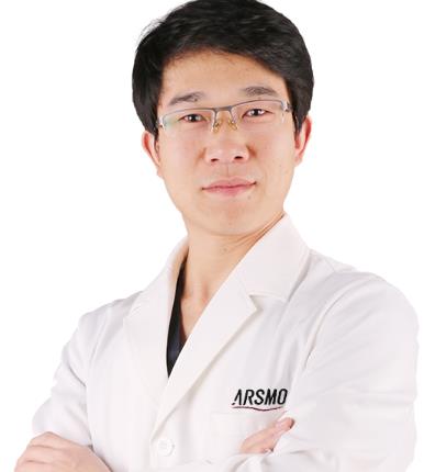 青島華韓整形美容醫(yī)院武偉亮醫(yī)生怎么樣 做雙眼皮好嗎