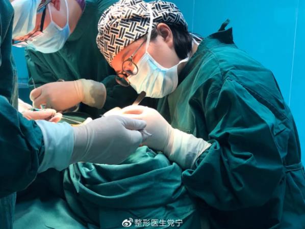 重慶聯(lián)合麗格全肋隆鼻 Battle 半肋隆鼻 ,我該如何選?