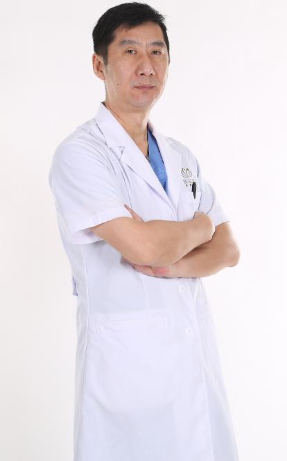 禾麗祁榮院長(zhǎng):切開(kāi)雙眼皮手術(shù)后該如何護(hù)理