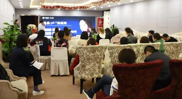 蘇亞金光逸院長(zhǎng)評(píng)價(jià)好嗎 幫你美出高度美出自信