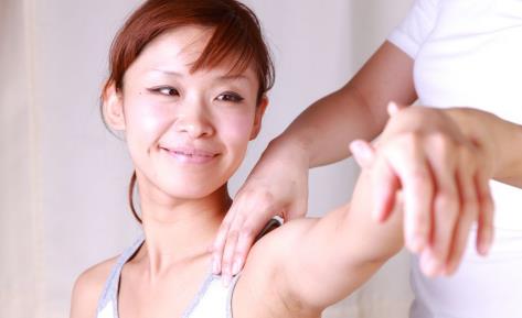 瘦手臂的小竅門(mén) 什么動(dòng)作能夠瘦手臂呢