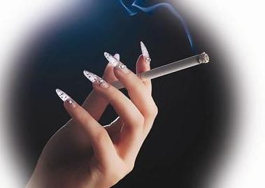 男子吸煙成癮致全家肺癌,吸煙的危害有哪些?二手煙危害更嚴重