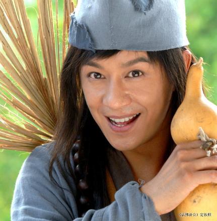 劇迷瘋狂追。翰幻卟恍菘措娨晞,吃仙丹,模仿濟(jì)公上吊,躲進(jìn)衣柜想“穿越”