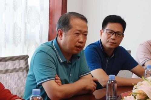 《廣西壯族自治區(qū)亭涼醫(yī)院與廣西八桂皮膚科醫(yī)生集團(tuán)簽訂合作戰(zhàn)略協(xié)議》