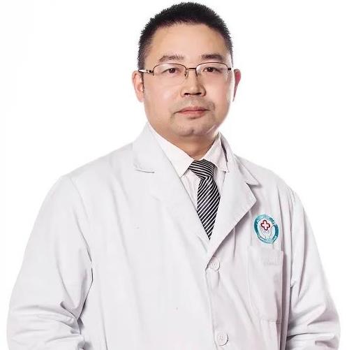 合川宏仁醫(yī)院骨科為4年疼痛的22歲小伙成功實(shí)施雙髖關(guān)節(jié)置換術(shù)