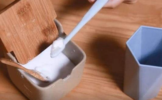用鹽刷牙有哪些好處?如何正確刷牙?
