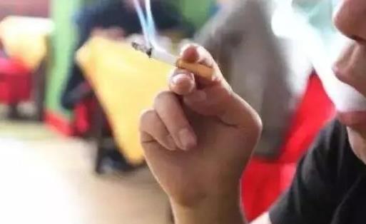 長(zhǎng)期吸煙會(huì)帶來(lái)什么疾?飯后吸煙傷害更大!