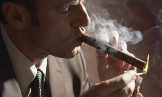 長(zhǎng)期吸煙會(huì)帶來(lái)什么疾病?飯后吸煙傷害更大!