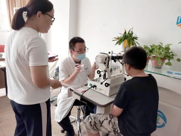 低視力拯救:為什么這么多弱視低視力患者住進(jìn)了“黑暗的小屋”?