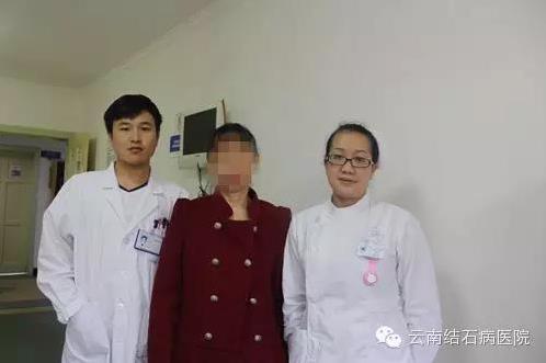 護(hù)膽聯(lián)盟:云南結(jié)石病醫(yī)院高三老師帶石教學(xué)兩年后取出9顆膽結(jié)石