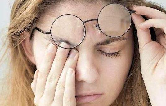 引起視力下降的原因有哪些?保護(hù)眼睛可以這樣做