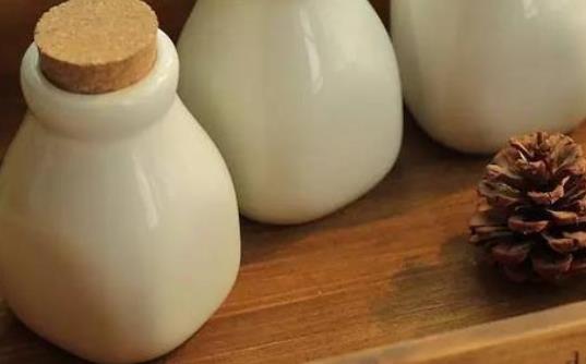 引起乳糖不耐受的原因是什么?乳糖不耐受的癥狀有哪些?
