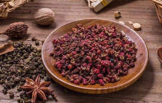 花椒吃多了有什么壞處?花椒泡腳有什么好處?