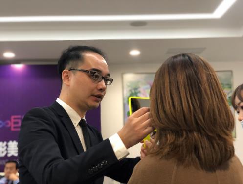 西京孫峰醫(yī)生在西安國際醫(yī)學(xué)中心坐診成功參加學(xué)術(shù)會(huì)手術(shù)演示