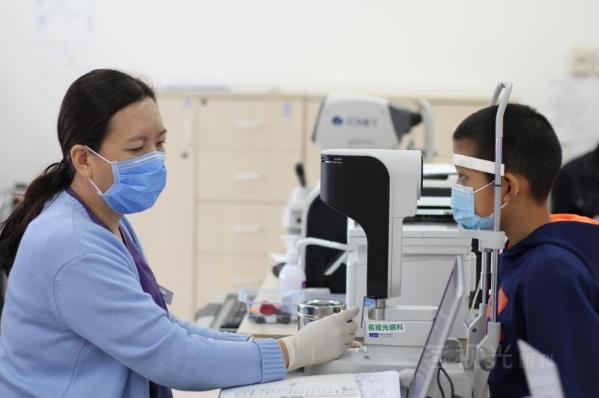 北京茗視光眼科:眼軸增長(zhǎng)1mm孩子近視就增加300度嗎?