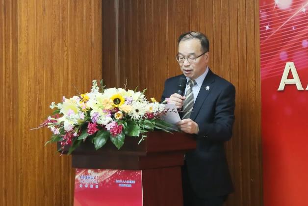 上海海華醫(yī)院AAA信用、五星級(jí)醫(yī)院揭牌儀式暨建院五周年慶典圓滿落幕