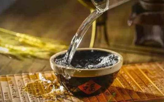 哪些人容易酒精過(guò)敏?解酒的辦法有哪些?