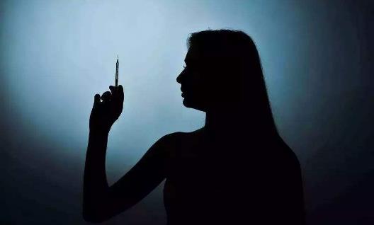 抑郁癥和焦慮癥的區(qū)別有哪些?患焦慮癥吃哪些食物不好?