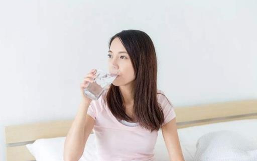 怎么緩解打嗝?老是打嗝的原因有哪些?