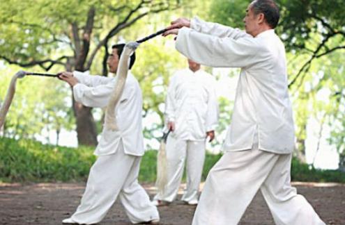 八段錦有哪些排病反應(yīng)?練八段錦的禁忌有哪些