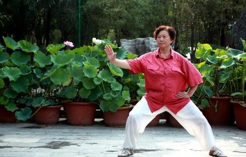 八段錦有哪些排病反應(yīng)?練八段錦的禁忌有哪些
