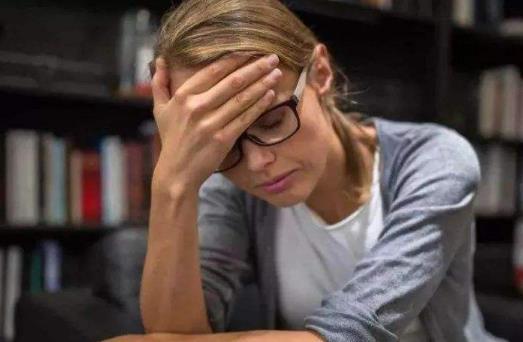 口腔潰瘍是怎么引起的?口腔潰瘍?cè)趺崔k?