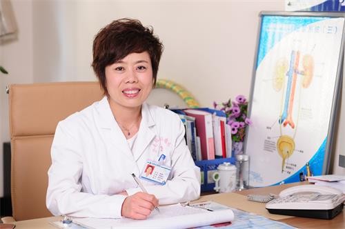 結(jié)石卡在輸尿管怎么排出? 云南結(jié)石病醫(yī)院無創(chuàng)取石贏得一致好評