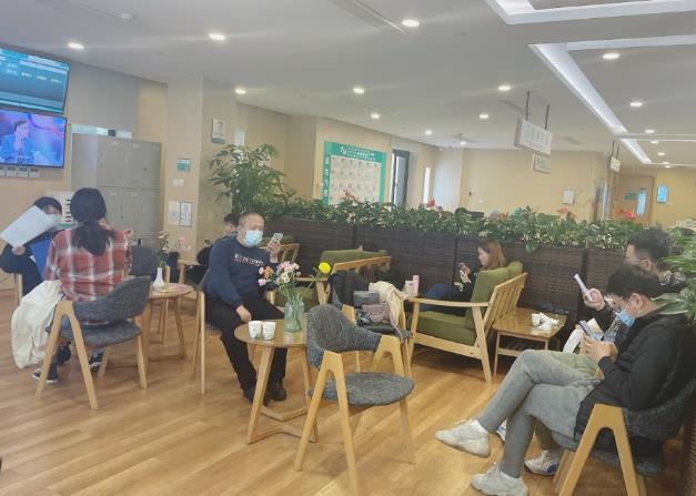 假期留杭做什么?我想做個近視激光手術