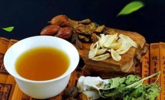 誘發(fā)血尿酸高的原因,血尿酸高有哪些并發(fā)癥?