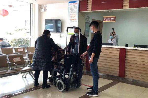 【別樣年味】濟南中醫(yī)風濕病醫(yī)院:有一種就地過年,叫堅守崗位! 7.jpg