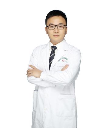 銀偉男的手術(shù)風(fēng)格怎么樣?雙眼皮肋軟骨隆鼻