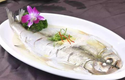 用什么可以溶解魚刺?被魚刺卡住喉嚨了該怎么辦