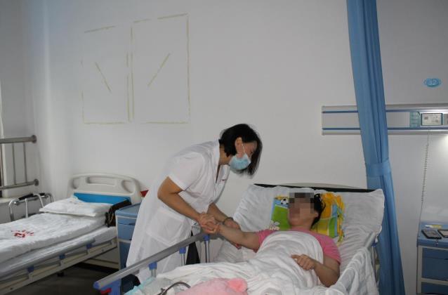 武漢中陽(yáng)中醫(yī)院丨中醫(yī)骨傷·矯形技術(shù),助力30年輪椅患者站起來(lái)