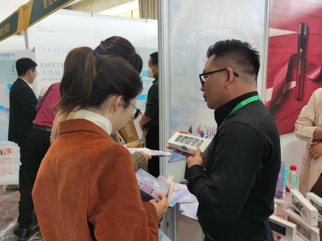 再生醫(yī)美丨喬洛施閃耀亮相2021中國抗衰老醫(yī)學大會