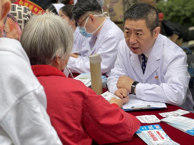關愛居民健康|浙江康靜醫(yī)院健康義診助力社區(qū)文化節(jié)