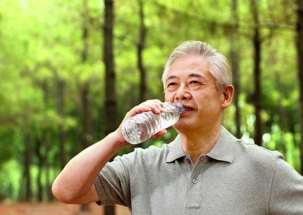 老年人夏季預(yù)防中暑的方法?老年人中暑有哪些癥狀