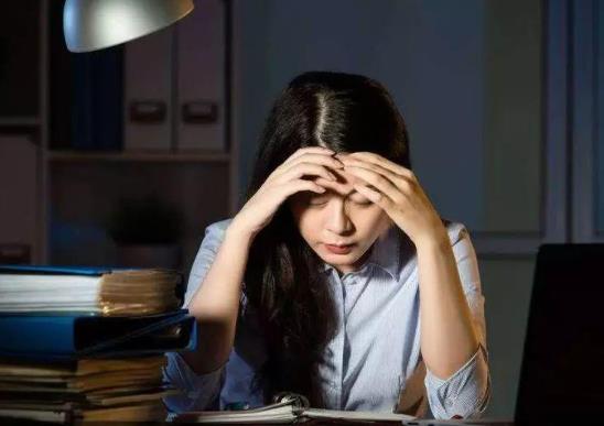 熬夜會(huì)導(dǎo)致脫發(fā)嗎?熬夜會(huì)變傻嗎?
