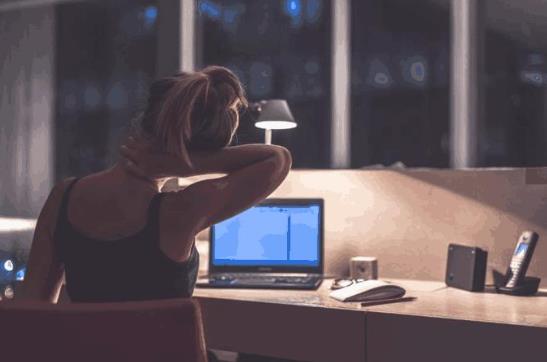 熬夜到什么程度會(huì)猝死?熬夜脫發(fā)怎么治療?