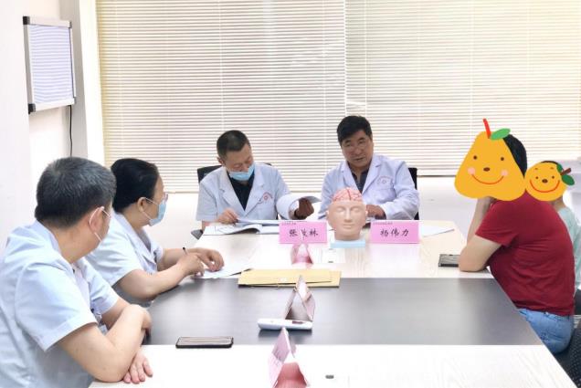【抗癲癇·荊楚行】武漢中際京鄂專家聯(lián)合會(huì)診進(jìn)行中患者紛紛點(diǎn)贊