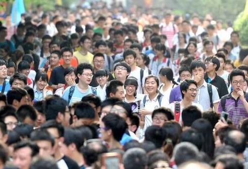 鄭州尖峰眼科:2021暑期摘鏡高峰已至 挽救近視要快人一步