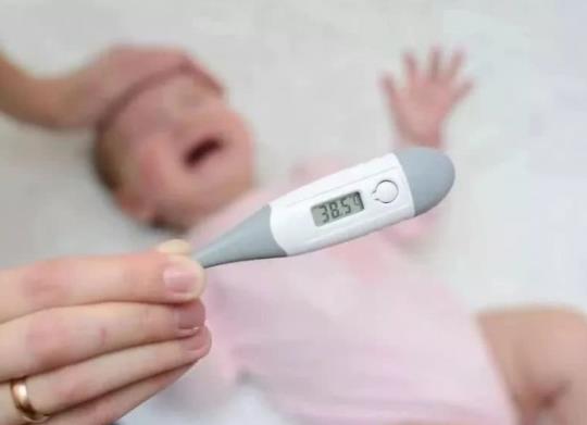 發(fā)燒物理怎么降溫最好?孩子發(fā)燒降溫貼都貼哪里?