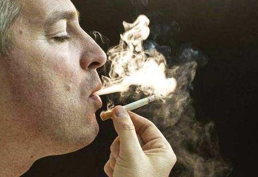電子煙和香煙哪個危害大?香煙有一點霉點能抽嗎?