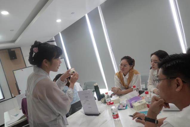 丁香梧桐醫(yī)生專訪:不忘初心,德醫(yī)雙馨的兒牙“守護(hù)神”
