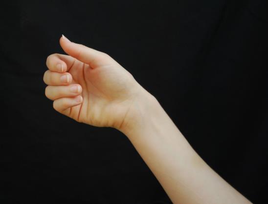 長(zhǎng)汗皰疹很癢怎么辦?手沒(méi)有汗為什么會(huì)有汗皰疹?