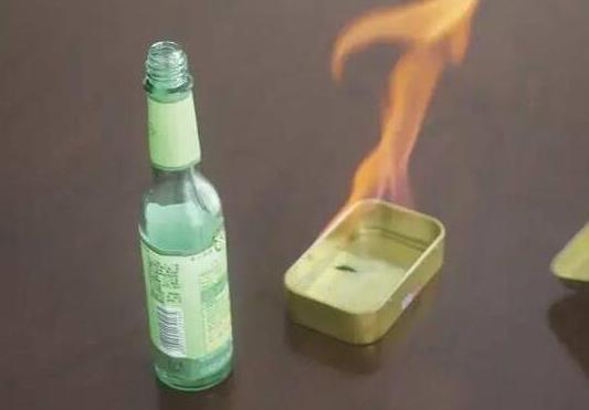 不小心喝了一點(diǎn)花露水會(huì)怎么樣?不小心喝了花露水應(yīng)該喝些什么?