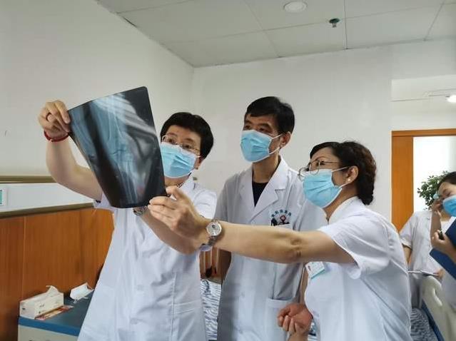 烈日炎炎!貴陽強直風濕病醫(yī)院呼吁風濕骨病患者進行“達標治療”“抗復發(fā)保關(guān)節(jié)”