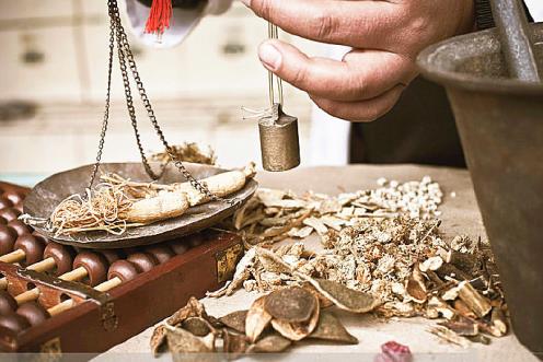 脈法、針灸、方藥:三棲名醫(yī)董惠坐診南京太乙堂