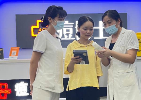 痘博士點燃祛痘公益事業(yè),聚愛心展企業(yè)擔當