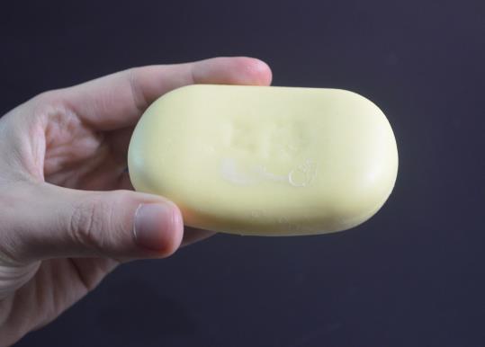 硫磺皂洗頭會(huì)掉頭發(fā)嗎?2歲寶寶可以用硫磺皂么?