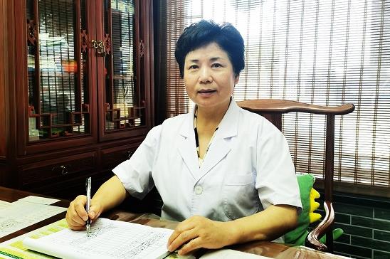 華醫(yī)館:肩頸“隱隱作痛” 老中醫(yī)建議這么做…